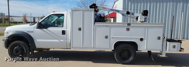 image for item LO9946 2006 Ford F550 Super Duty  utility / service truck