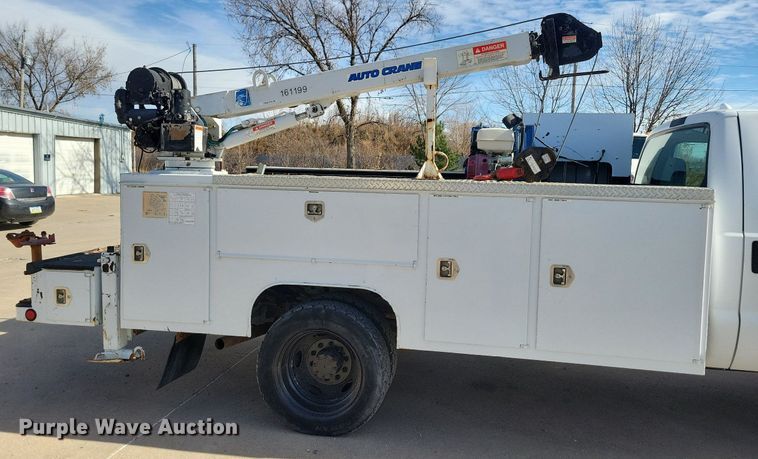 image for item LO9946 2006 Ford F550 Super Duty  utility / service truck