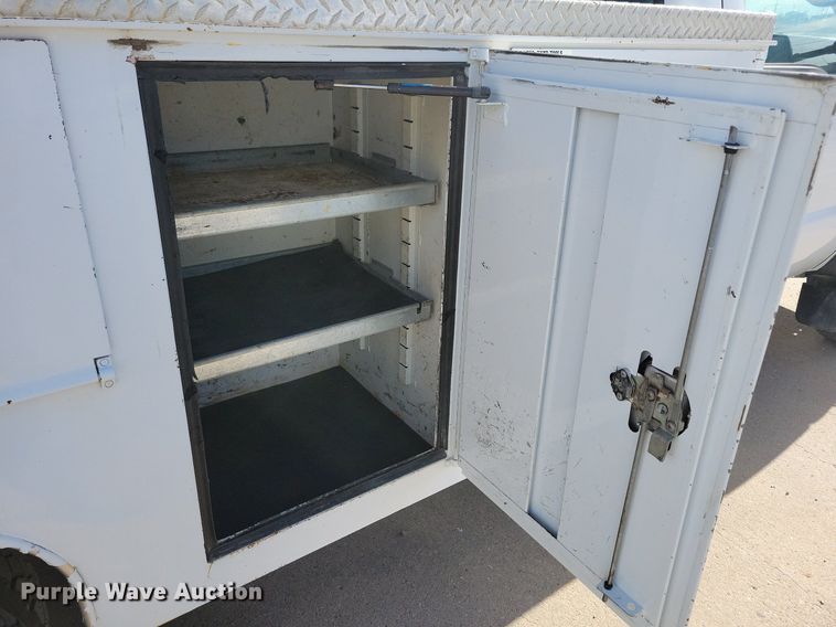 image for item LO9946 2006 Ford F550 Super Duty  utility / service truck