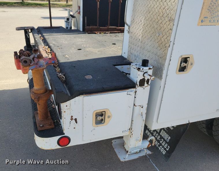 image for item LO9946 2006 Ford F550 Super Duty  utility / service truck