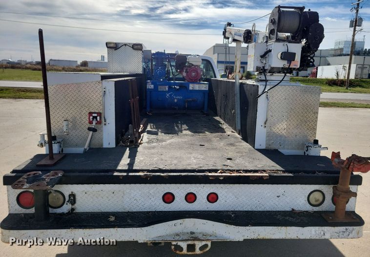 image for item LO9946 2006 Ford F550 Super Duty  utility / service truck