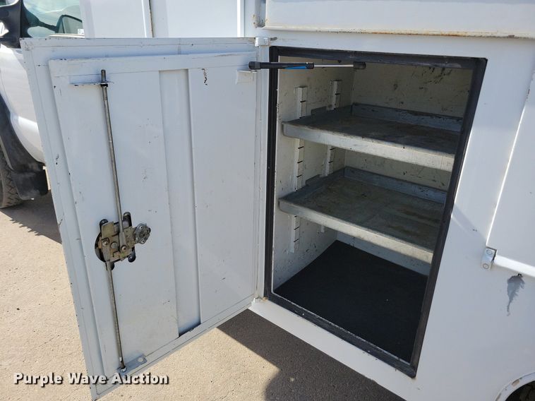 image for item LO9946 2006 Ford F550 Super Duty  utility / service truck