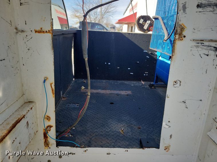 image for item LO9946 2006 Ford F550 Super Duty  utility / service truck