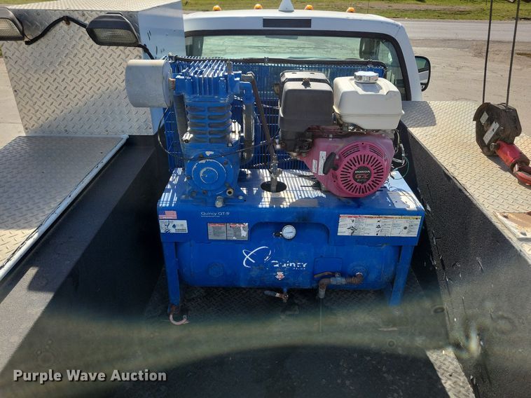 image for item LO9946 2006 Ford F550 Super Duty  utility / service truck