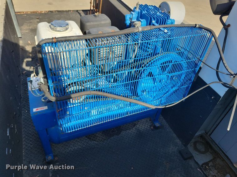 image for item LO9946 2006 Ford F550 Super Duty  utility / service truck