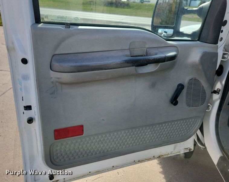 image for item LO9946 2006 Ford F550 Super Duty  utility / service truck