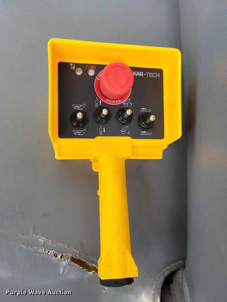 image for item LO9946 2006 Ford F550 Super Duty  utility / service truck