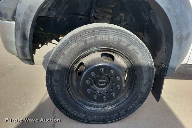 image for item LO9946 2006 Ford F550 Super Duty  utility / service truck