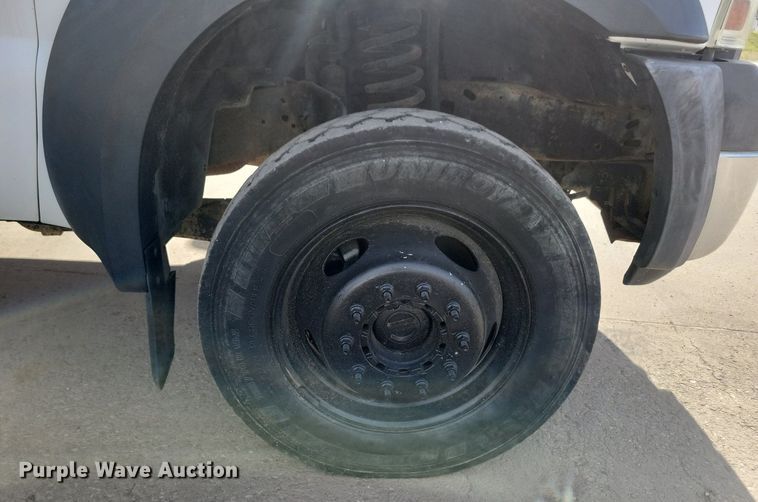 image for item LO9946 2006 Ford F550 Super Duty  utility / service truck