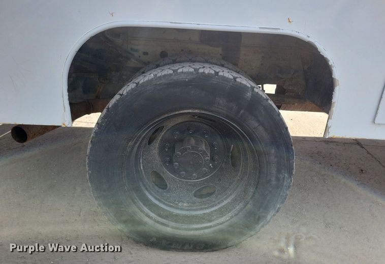 image for item LO9946 2006 Ford F550 Super Duty  utility / service truck