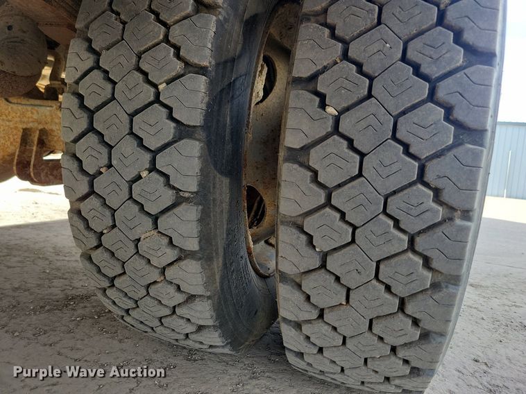 image for item LO9946 2006 Ford F550 Super Duty  utility / service truck