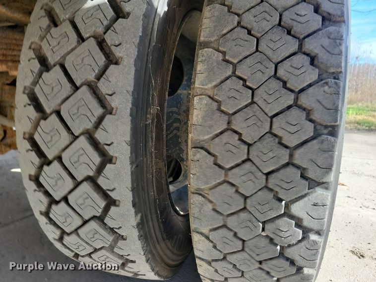 image for item LO9946 2006 Ford F550 Super Duty  utility / service truck