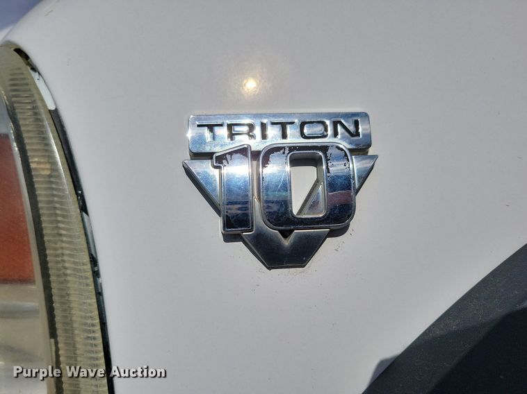 image for item LO9946 2006 Ford F550 Super Duty  utility / service truck