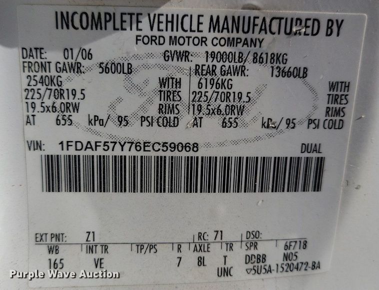 image for item LO9946 2006 Ford F550 Super Duty  utility / service truck