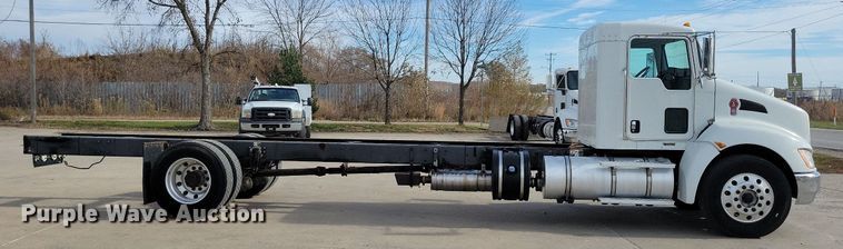 image for item LO9947 2014 Kenworth T370  truck cab and chassis