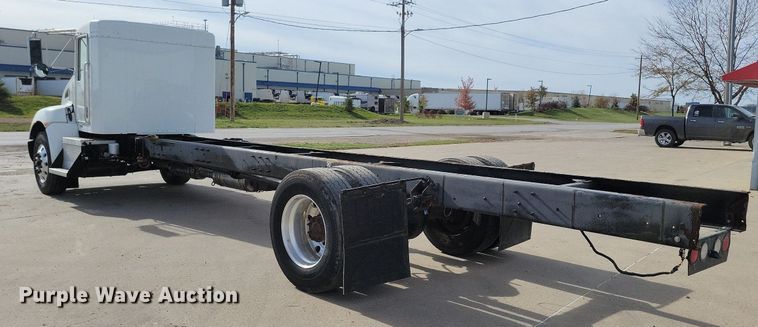 image for item LO9947 2014 Kenworth T370  truck cab and chassis