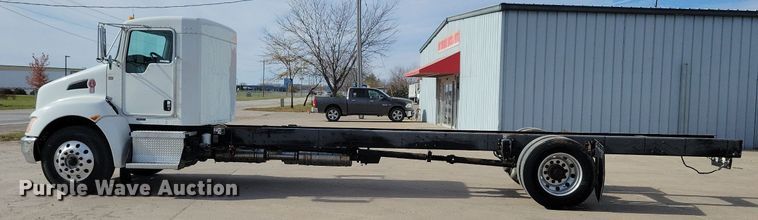 image for item LO9947 2014 Kenworth T370  truck cab and chassis