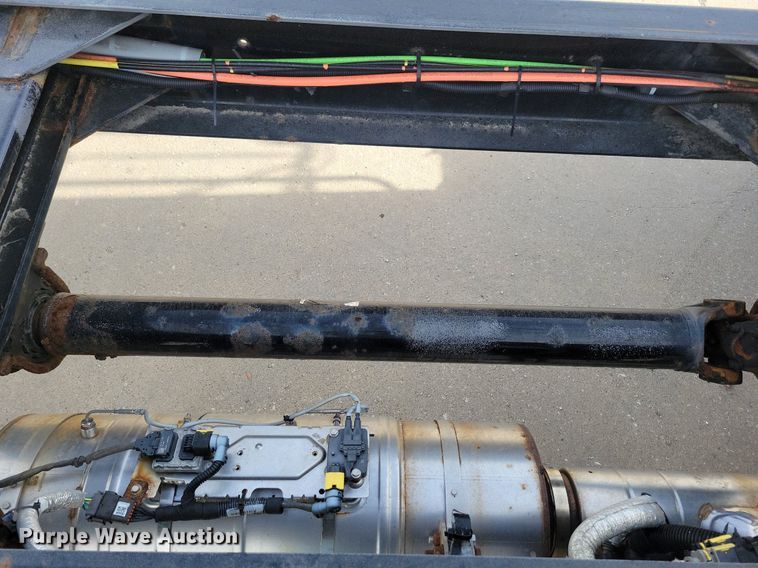 image for item LO9947 2014 Kenworth T370  truck cab and chassis