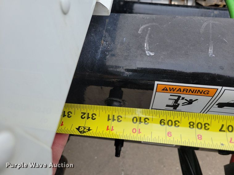 image for item LO9947 2014 Kenworth T370  truck cab and chassis