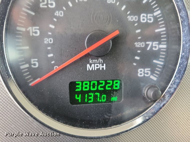 image for item LO9947 2014 Kenworth T370  truck cab and chassis