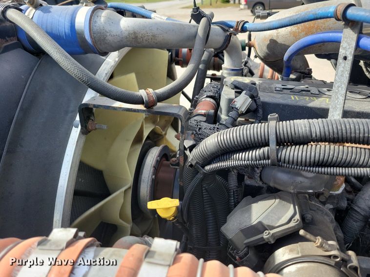 image for item LO9947 2014 Kenworth T370  truck cab and chassis