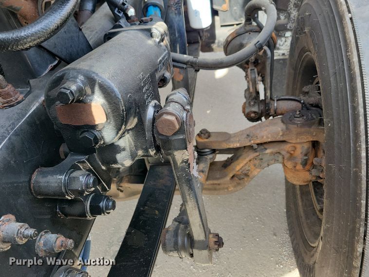 image for item LO9947 2014 Kenworth T370  truck cab and chassis