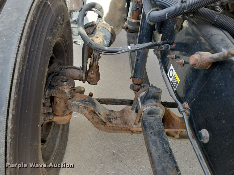 image for item LO9947 2014 Kenworth T370  truck cab and chassis