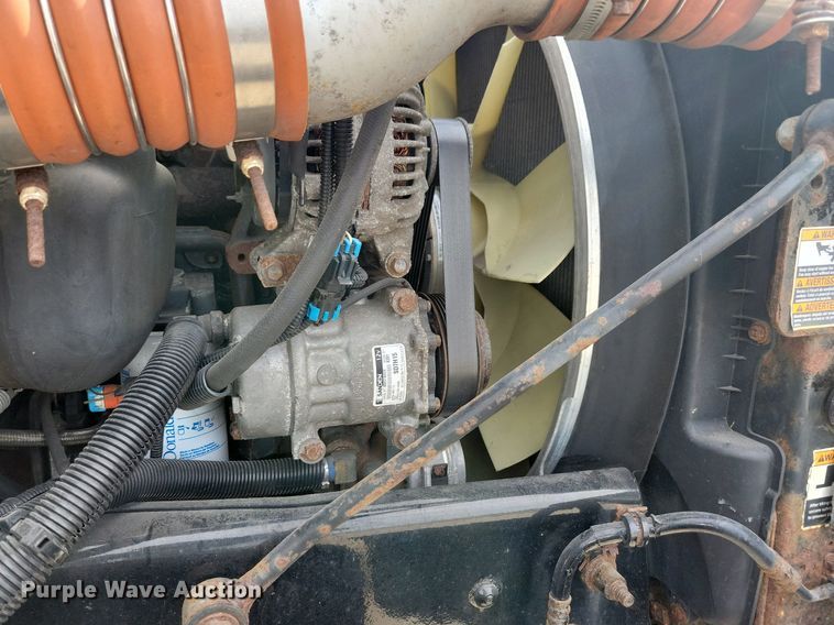 image for item LO9947 2014 Kenworth T370  truck cab and chassis