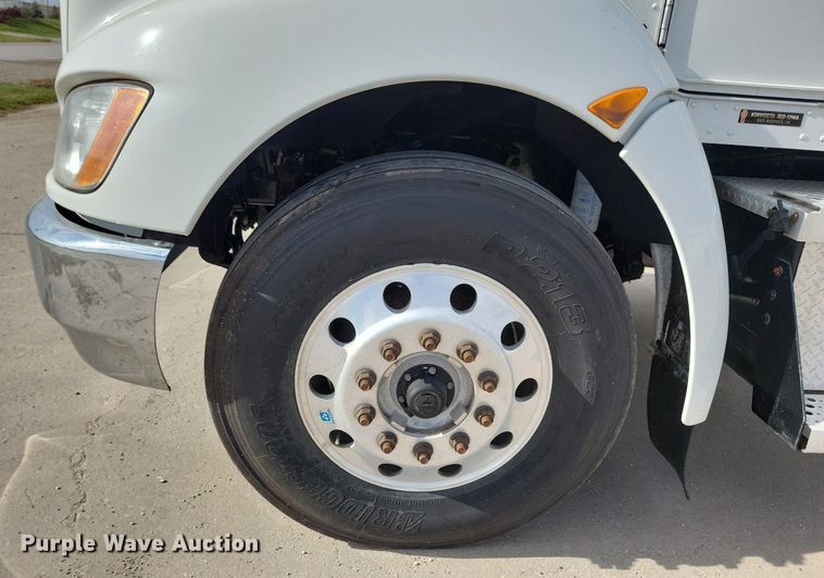 image for item LO9947 2014 Kenworth T370  truck cab and chassis