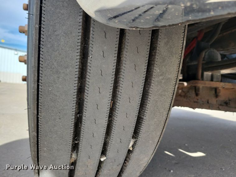 image for item LO9947 2014 Kenworth T370  truck cab and chassis