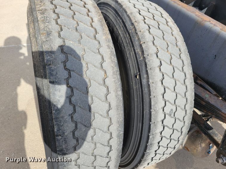 image for item LO9947 2014 Kenworth T370  truck cab and chassis