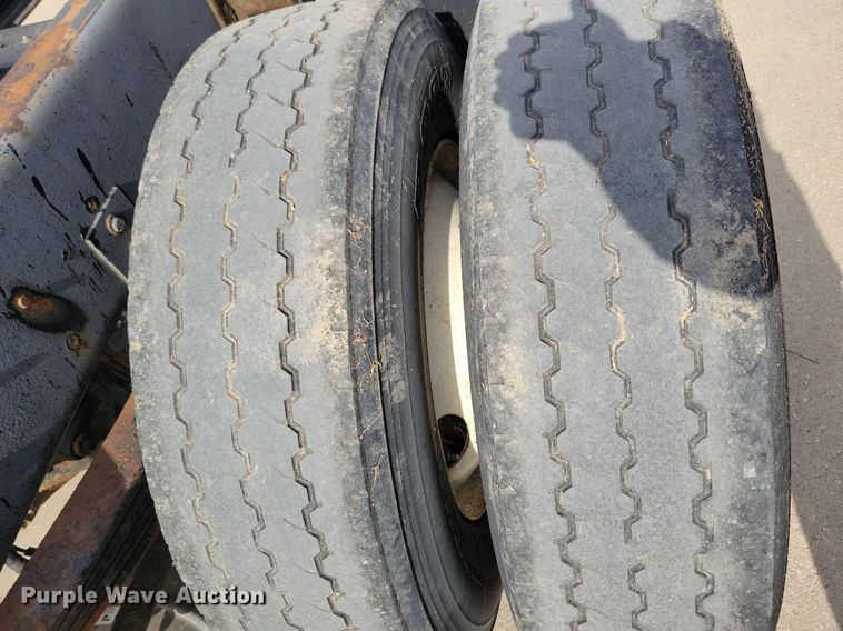 image for item LO9947 2014 Kenworth T370  truck cab and chassis