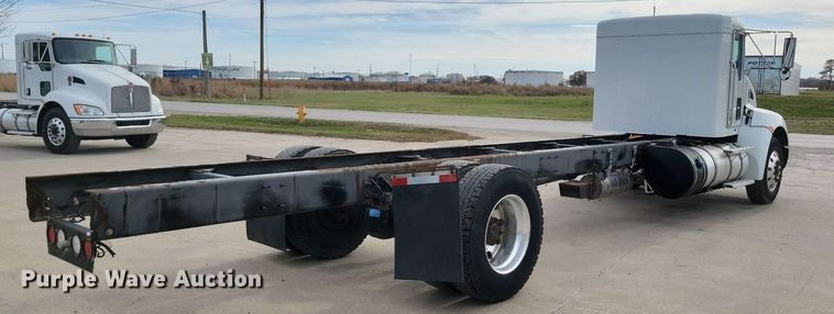 image for item LO9948 2014 Kenworth T370  truck cab and chassis