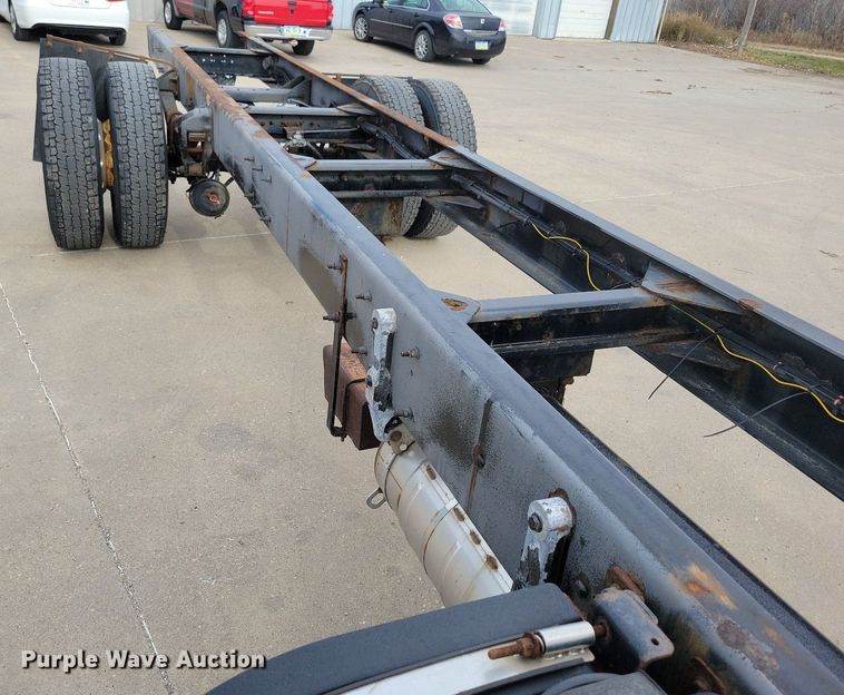 image for item LO9948 2014 Kenworth T370  truck cab and chassis