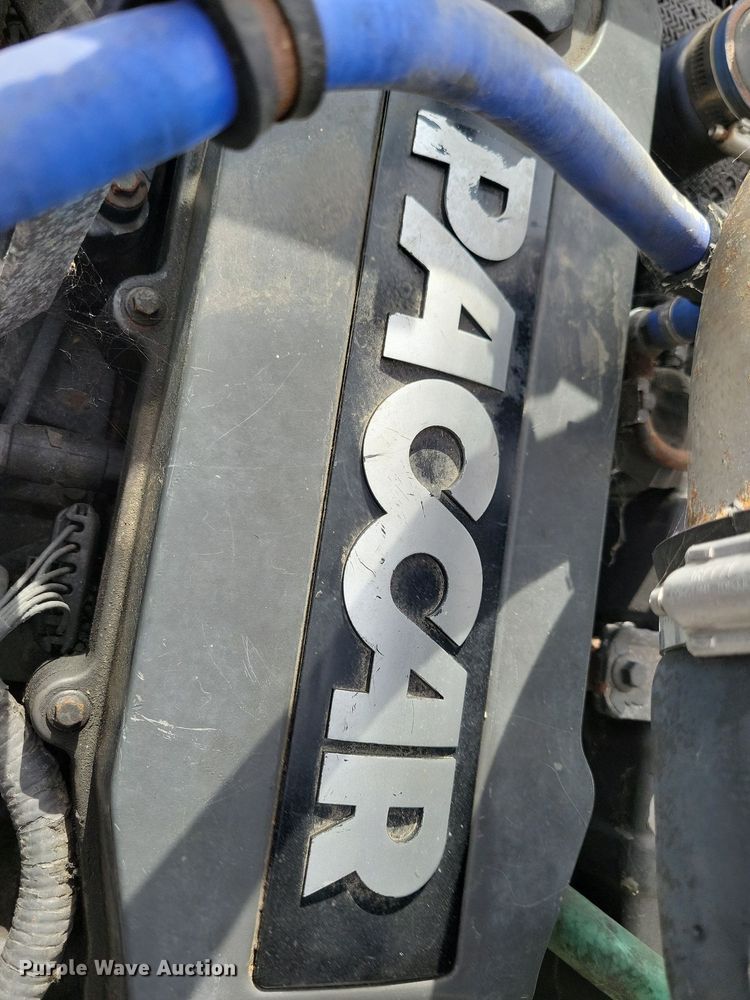 image for item LO9948 2014 Kenworth T370  truck cab and chassis