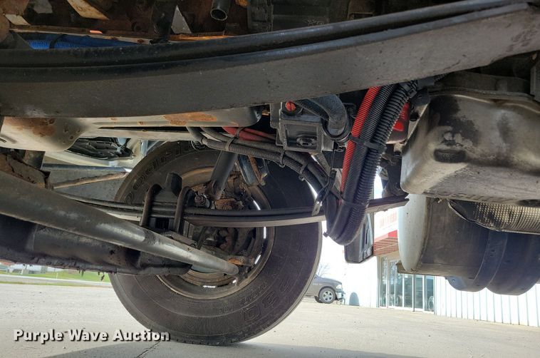 image for item LO9948 2014 Kenworth T370  truck cab and chassis