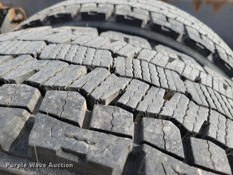 image for item LO9948 2014 Kenworth T370  truck cab and chassis