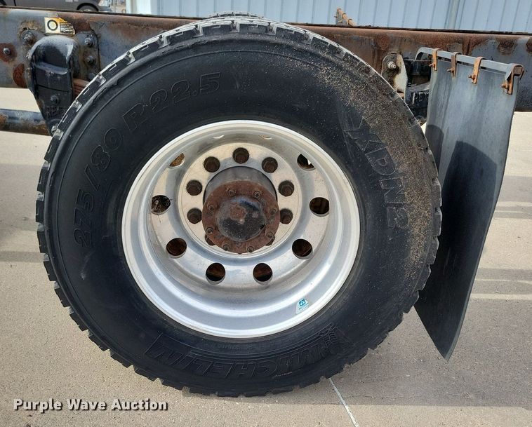 image for item LO9948 2014 Kenworth T370  truck cab and chassis