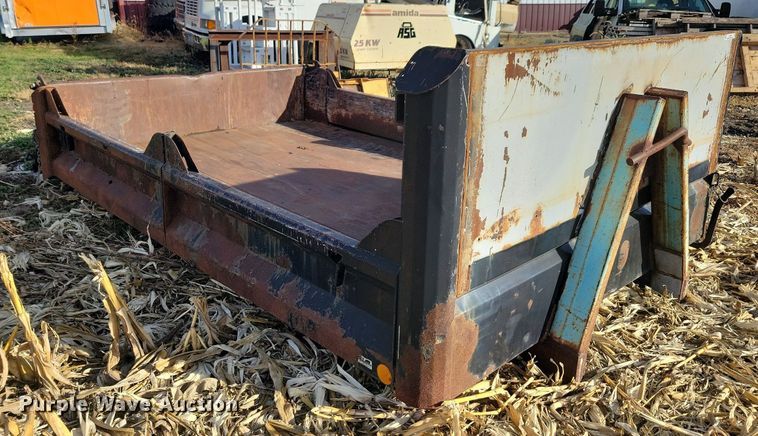 image for item LO9949 Hook lift dump bed