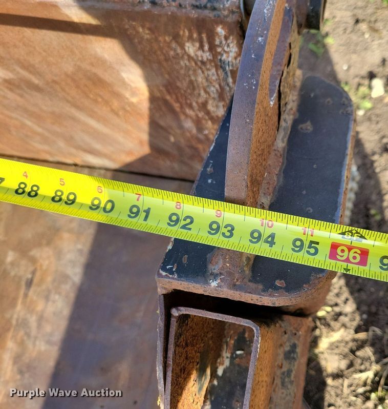 image for item LO9949 Hook lift dump bed