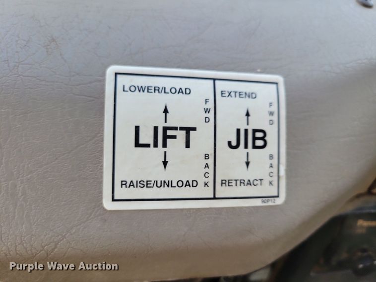 image for item LO9950 1998 International 4700  hook lift truck