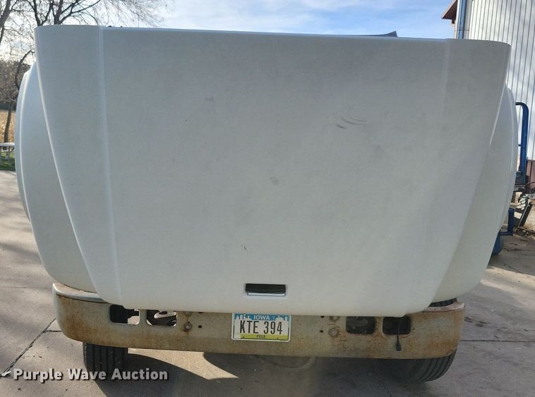 image for item LO9950 1998 International 4700  hook lift truck