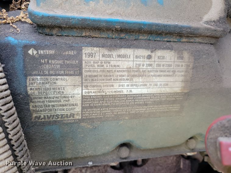 image for item LO9950 1998 International 4700  hook lift truck