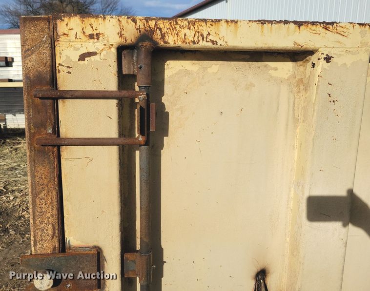 image for item LO9951 Hi-Bilt  hook lift dump bed