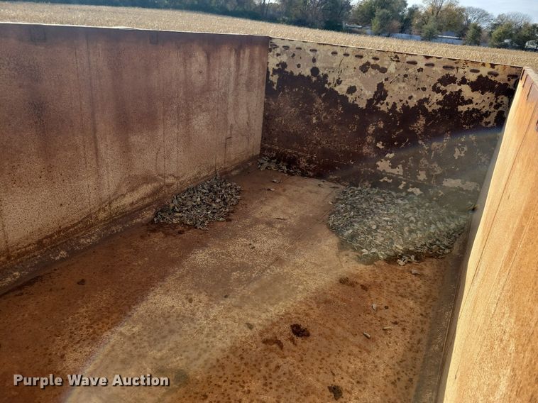 image for item LO9951 Hi-Bilt  hook lift dump bed