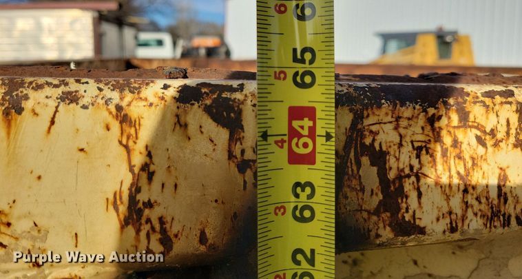 image for item LO9951 Hi-Bilt  hook lift dump bed