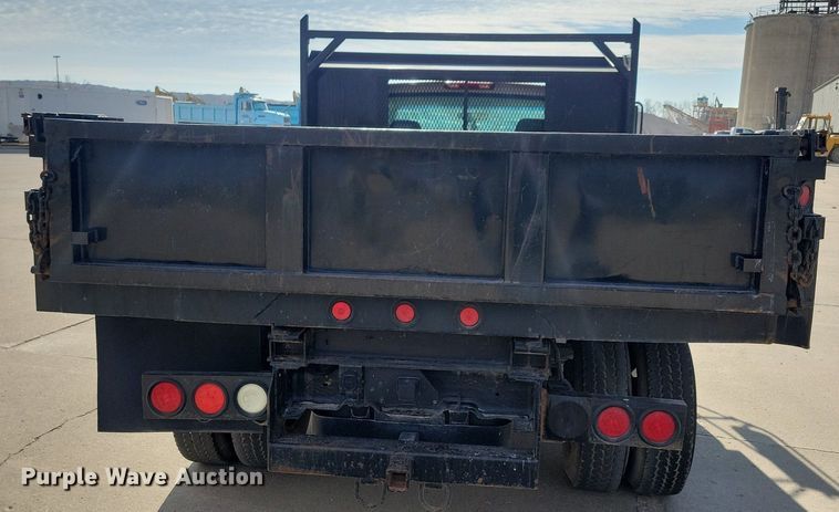 image for item LO9956 2004 Chevrolet Silverado 3500  dump bed pickup truck