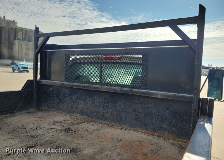 image for item LO9956 2004 Chevrolet Silverado 3500  dump bed pickup truck