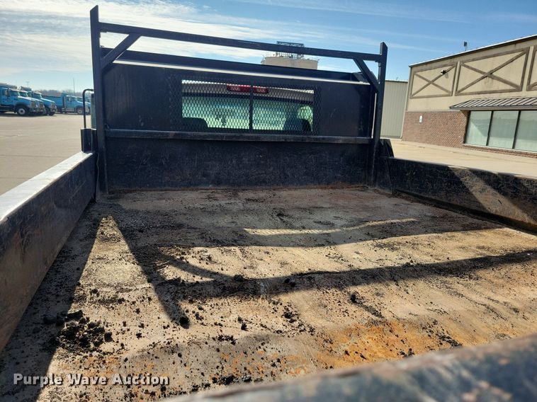 image for item LO9956 2004 Chevrolet Silverado 3500  dump bed pickup truck