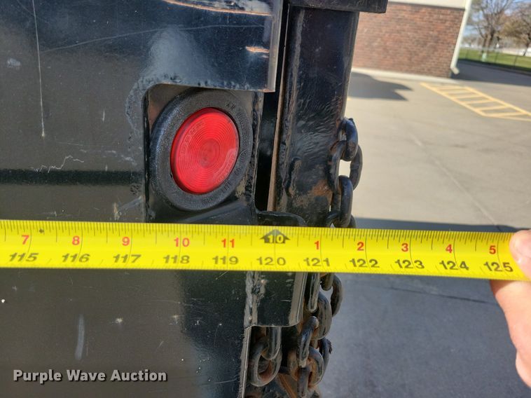 image for item LO9956 2004 Chevrolet Silverado 3500  dump bed pickup truck